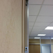волнообразные стены при установке офисных перегородок