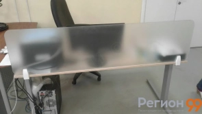 стеклянный экран на стол