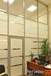 конструкция с распашной дерью