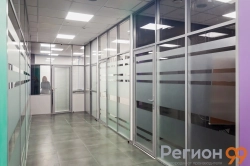 пленка с вырубкой полосы для стекла