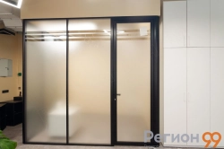 пкрегородка со стеклом в проем с дверью
