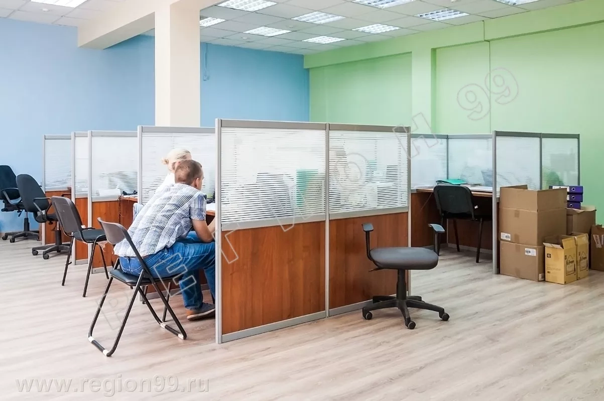 мобильная ширма в офис перегородка с пленкой полоски