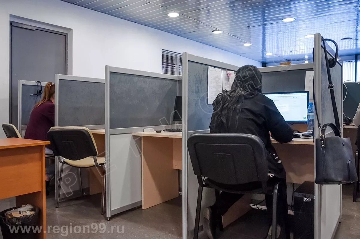 мобильная перегородка вокруг стола