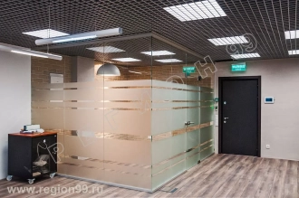перегородка с матовой пленкой полосы угловая перегородка