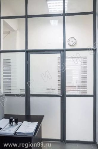 перегородки системы 50 в офисе компании перегородки системы 50 в офисе компании