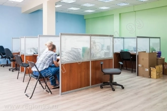 мобильная ширма в офис перегородка с пленкой полоски