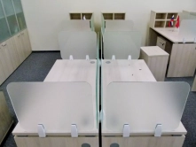 перегородки для офисных столов из стекла